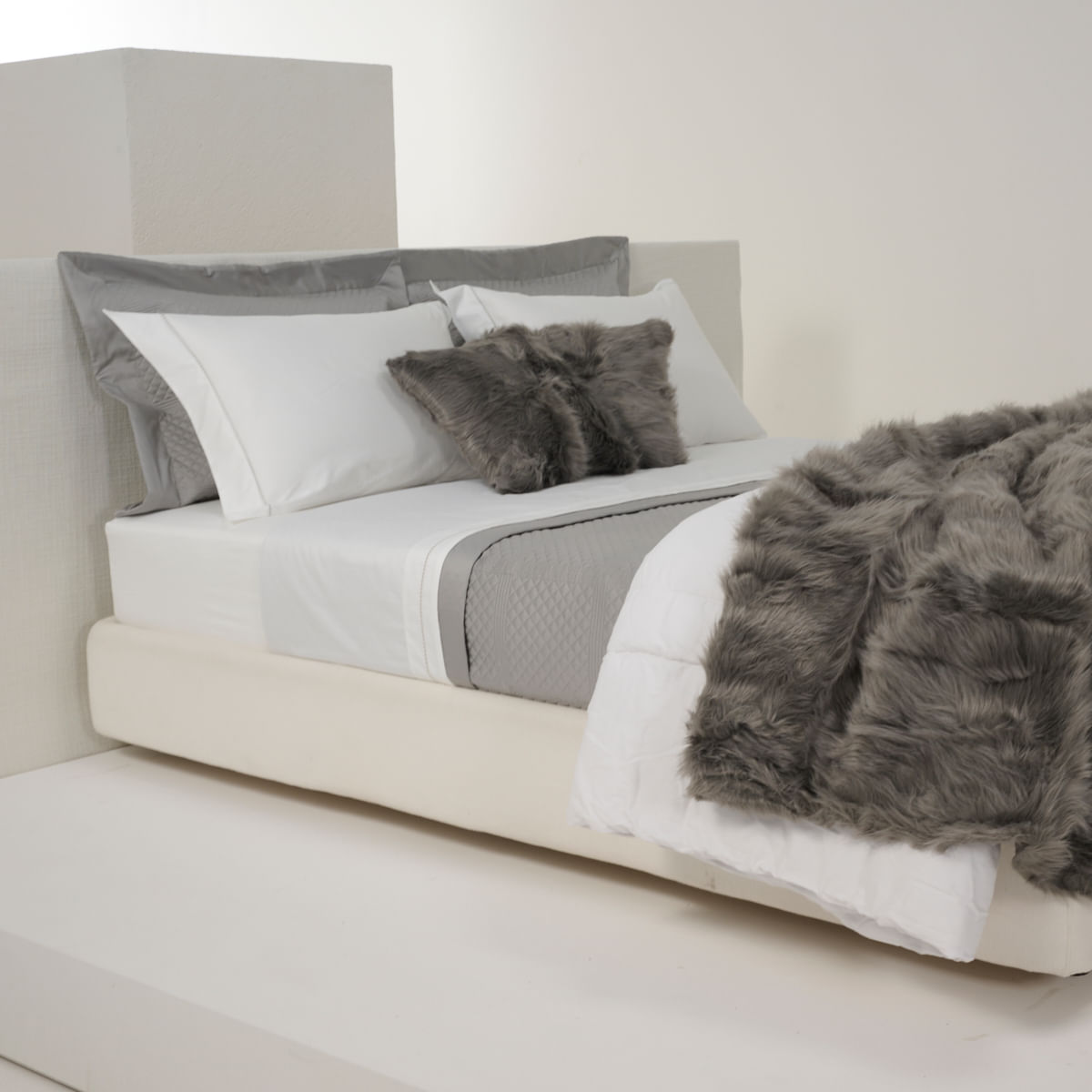 01 15 0021 Peseira Pele Sintetica Cinza 002